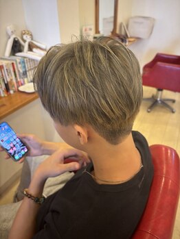 しろの家美容室の写真/【瑞穂運動場西駅スグ】個性を引き立てるメンズスタイル！自然な色味から遊び心あるカラーまで対応◎