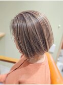 白髪ぼかしハイライト(グレージュ系)×大人ボブ【TAKASHI】
