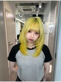 イエロー