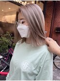 ホワイトベージュ