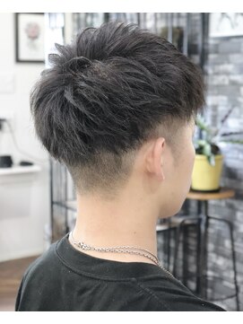 ウィスカーヘアー(whisker hair) ツーブロックマッシュ
