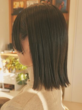 グーム(goom.) 30代40代暗髪透明感地毛風カラー切りっぱなしボブ美髪