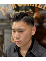 フォーコーナーズ(Four Corners)&nbsp;スキンフェードツーブロック刈り上げジェットモヒカンマンバン