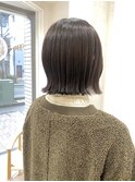 艶グレージュ×切りっぱなし外ハネボブぷつっとカット