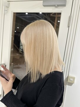 アプローズ(APPLAUSE) ホワイトブロンド