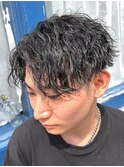 センターパートツイストスパイラルパーマ刈り上げメンズパーマ