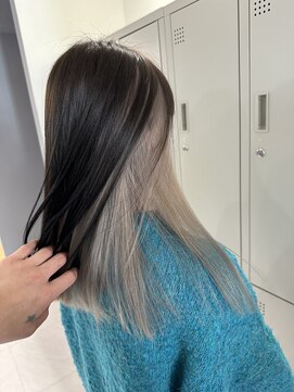 シカ 神戸三宮元町店(Cica) インナーカラー×ケアブリーチ×シルバー　神戸　ハイトーン