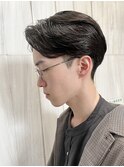 メガネが似合う!耳周りスッキリ刈り上げ毛流れセンターパート!