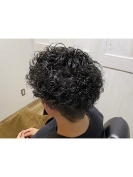 扱いやすく再現性の高いカット技術で毎日のセットが思い通りになります◎ONもOFFもキマるスタイルに！