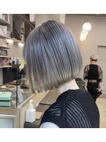 ヴァーディ オモテサンドウ(Vardy omotesando)&nbsp;ハイトーンボブ/表参道ケアブリーチ/ブルーアッシュ/グレージュ