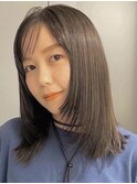 顔周りレイヤーカットくびれヘアミルクティーベージュカラー