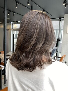 フリック 堺東店(FLICK) 白髪ぼかしハイライト／グレージュ/レイヤーカット