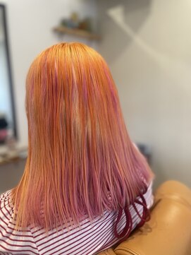 スノウ(snow) ピンクでオレンジな白髪ぼかし