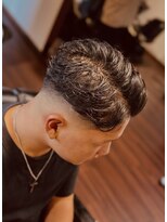 ジェイソンバーバー 2nd(JASON BARBER)&nbsp;ゆるく決まるフェザーパーマ【理容室/フェード/メンズ】