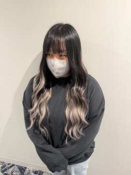 ブランシスヘアー(Bulansis Hair) スモーキーグレーグラデーション風ロング