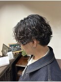 センターパート×シャドウパーマ