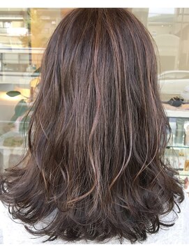 ブランシェ 名鉄小幡駅前店 ゆるふわ外ハネロブ