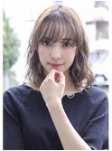 グレージュ & シースルーバングAラインシルエットスタイル