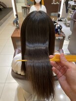 コムズアイ(COM'S/i)&nbsp;髪質改善縮毛矯正ストレートヘアーロング顔まわりレイヤーカット