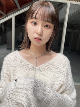 デイジー(Daisy) 天神/大名/切りっぱなしボブ/インナーカラー/ベージュ