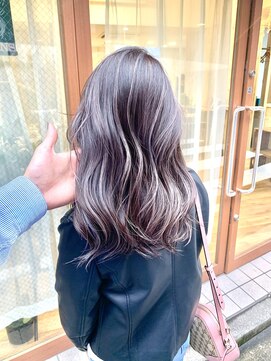 ハグ 横浜(HUG) コントラストハイライト ホワイトピンク