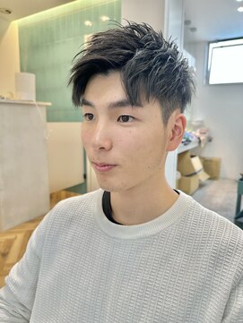 ロミーオム 本厚木(ROMMY. Homme) 刈り上げツーブロックアップバングショートビジネスメンズヘア