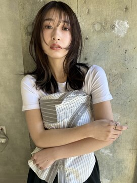 ロエム(Loem) くびれレイヤー顔まわり前髪あり暗髪グレー20代30代