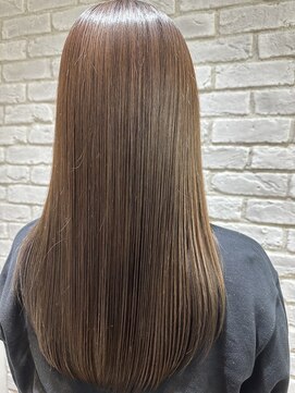 リビング(LiVing) LiVingで出来るツヤ髪、ストレート