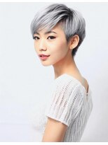 ミスグランディーヴィラス(Miss Grandee VILLAS)&nbsp;刈り上げショートケアブリーチアッシュシルバー
