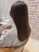 コーエン(cowen)&nbsp;大人かわいい☆厚みを残した重ためロング♪艶髪ストレート