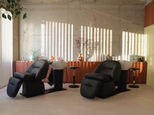 ハクボ(hakubo)の雰囲気（フルフラットのシャンプー台で至福のひと時に）