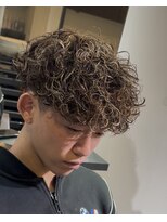 イーラ アメ村店(era)&nbsp;スペインカール　ツイストスパイラル眉カットメンズパーマ