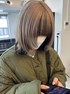 ヴェルデ(Verde) グレージュ×ウルフカット