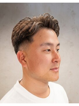 ワンワンオー バーバーショップ 長浜店(@110 BARBER SHOP) フェード×アップバング