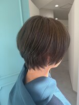 ルネシミズ(Rune shimizu) ブリーチなしハイライト×くびれショート