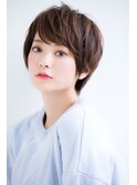 小顔に見せる大人可愛いショートボブ