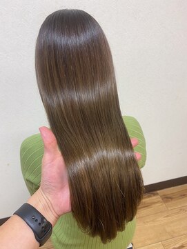 デビュー ヘアーメイク うる艶髪質改善ケラコラハリウッドトリートメント浦添宜野湾