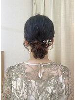 ソノ(sono)&nbsp;アップ　シニヨン　キレイめ　参列　ブライダル