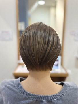 フリージア(freesia) ショート/艶髪/30代40代50代/白髪染め