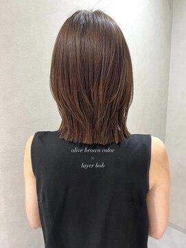 ハイヴィー(Hivi) オリーブブラウンカラー×くびれボブ