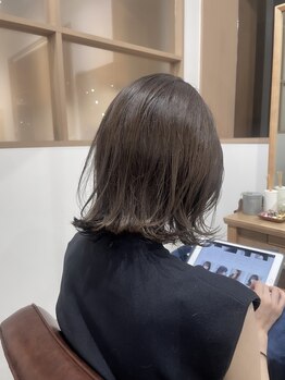 ルーム(room)の写真/どんなヘアスタイルでも、骨格に合わせたカットでどの角度から見ても褒められスタイルに！