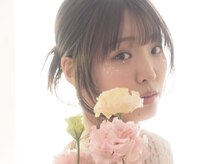 「自然体なのに印象に残る、大人のガーリー。」