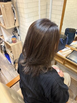 エンヴィー(ENVY) 白髪ぼかし×レイヤーボブ