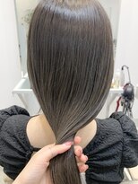 エンス 銀座(Ence)&nbsp;ブリーチなし/スモーキーカラー/髪質改善/グレーブラウン/前髪