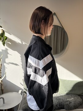 ヤーン(YARN) 前下がりボブ