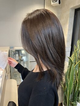 ヘアアンドメイク アリス(hair&make ALICE produce by COLT)の写真/少人数のプライベートサロンでゆったり♪一人のスタイリストが仕上げまで担当◎極上のリラックス体験を！