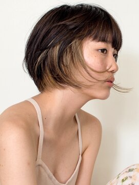 ザ デイ(THE DAY) インナーカラーを忍ばせたエアリーボブ