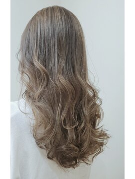 アスタリスク(asterisk) 【asterisk】シアーベージュハイライト×ロング【西村優子】