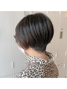 シファ(sifa) 刈り上げショートボブ