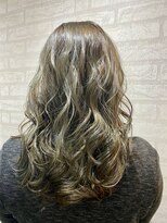 ジーナ 新宿(Zina)&nbsp;ハイライト×ミントアッシュ【Zina　大越香苗】